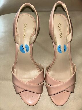 “REASONABLE OFFERS” “Calvin Klein” Blush Pink Slingback Heels 👡